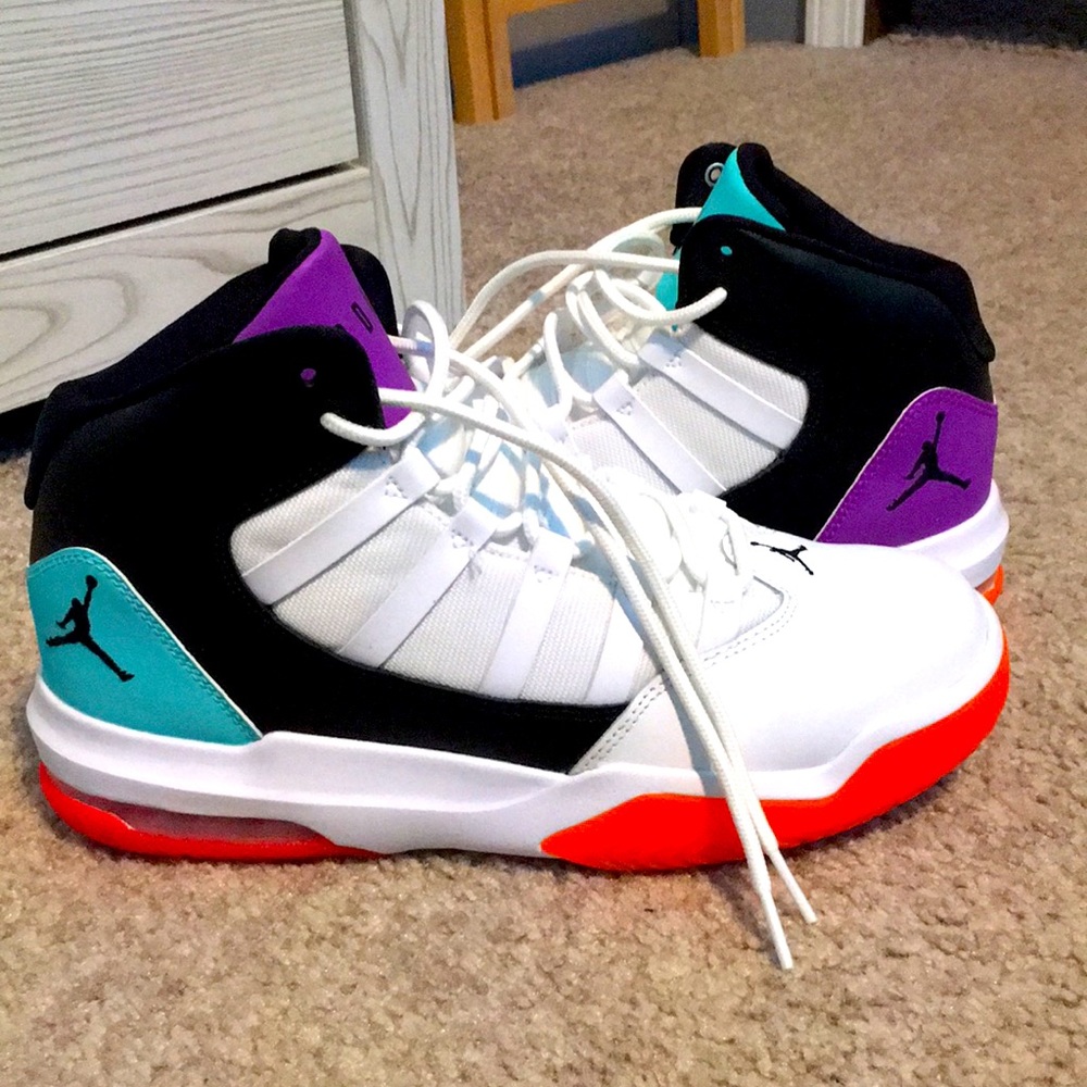 Like new boys Jordan’s shoes.